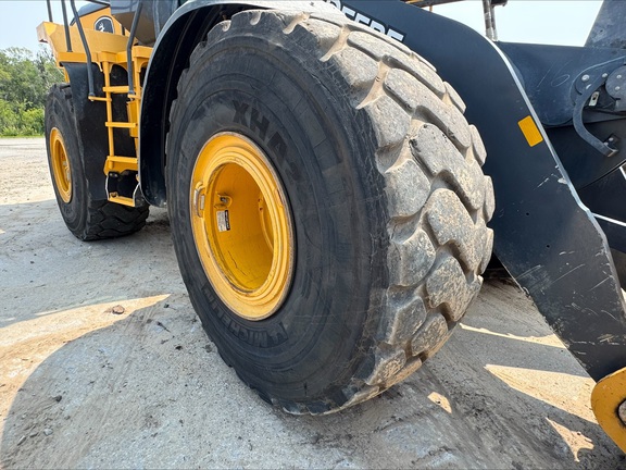 2023 John Deere 744 P