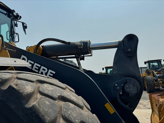 2023 John Deere 744 P
