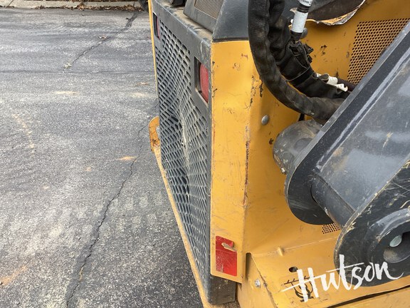 Photo of 2026 John Deere 325G