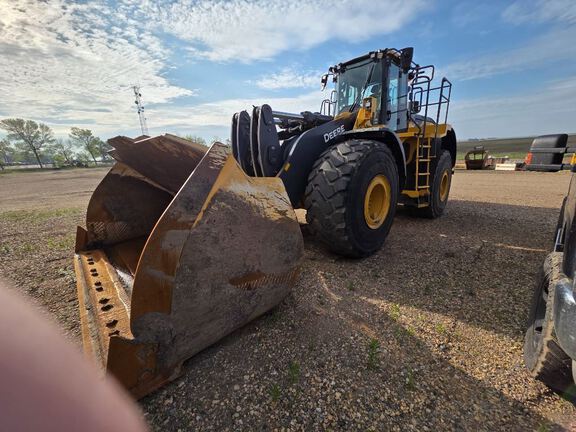 Photo of 2022 John Deere 844L