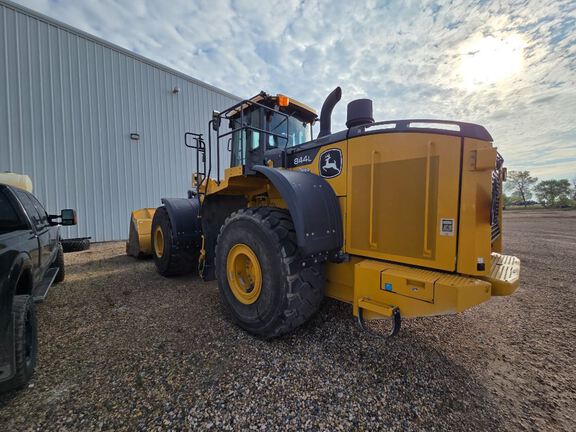 2022 John Deere 844L