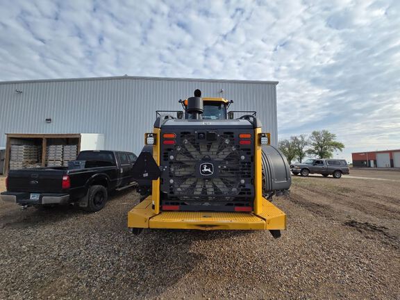 2022 John Deere 844L