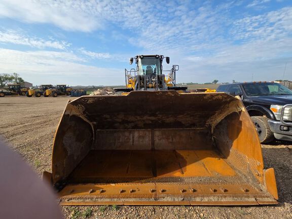 2022 John Deere 844L