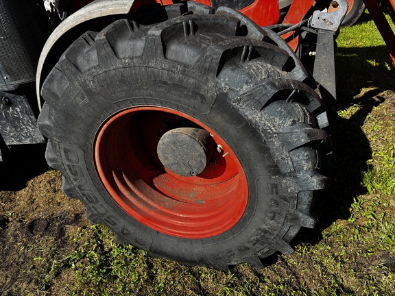 Used 2016 Kubota M7-171 Row Crop Tractors at Horizon Ag & Turf in St. Paul, AB - Photo6