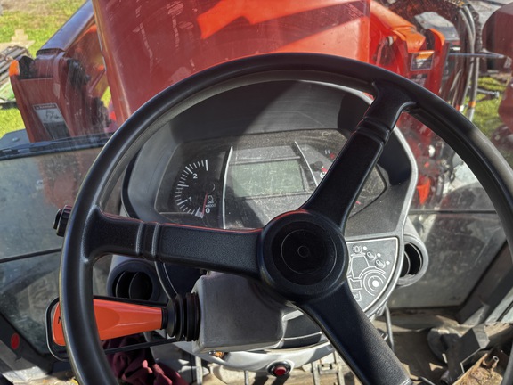 Used 2016 Kubota M7-171 Row Crop Tractors at Horizon Ag & Turf in St. Paul, AB - Photo19