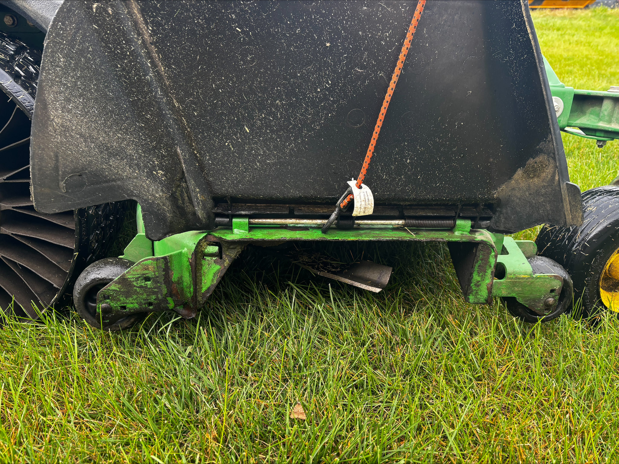 Used 2021 John Deere Z930M Zero Turn Mowers at Koenig Equipment in Tipp City, OH - PhotoXL8