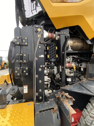 2023 Liugong 838H