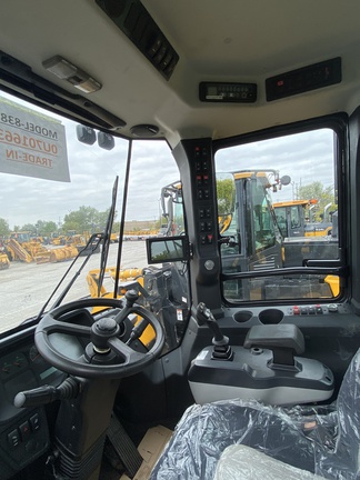 2023 Liugong 838H
