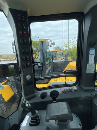 2023 Liugong 838H