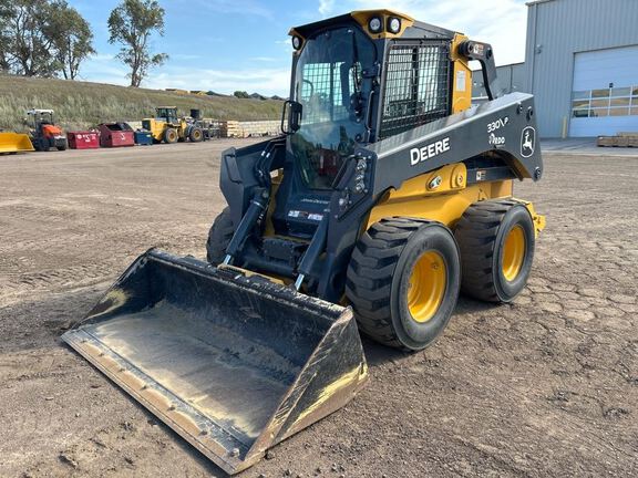 2025 John Deere 330P