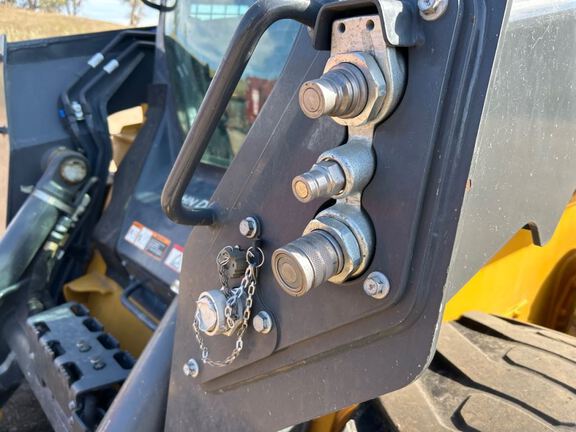 2025 John Deere 330P