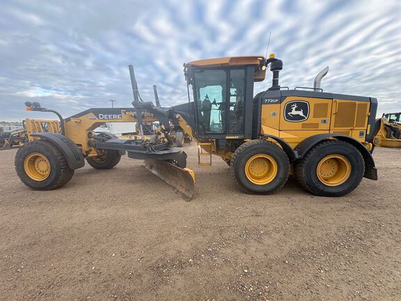 2021 John Deere 772G