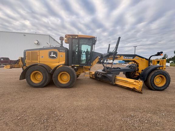 2021 John Deere 772G