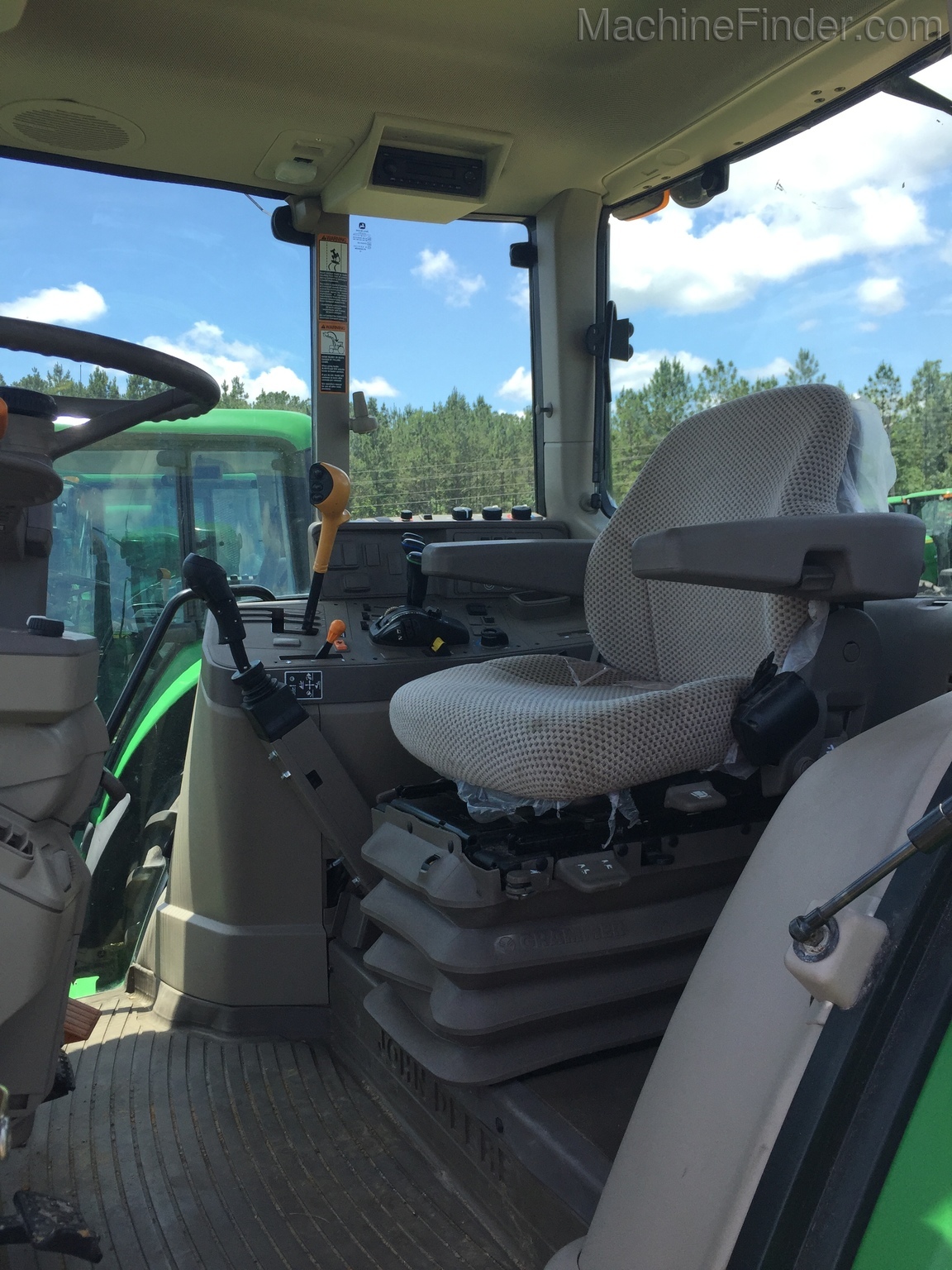 2016 John Deere 6175M Image 3