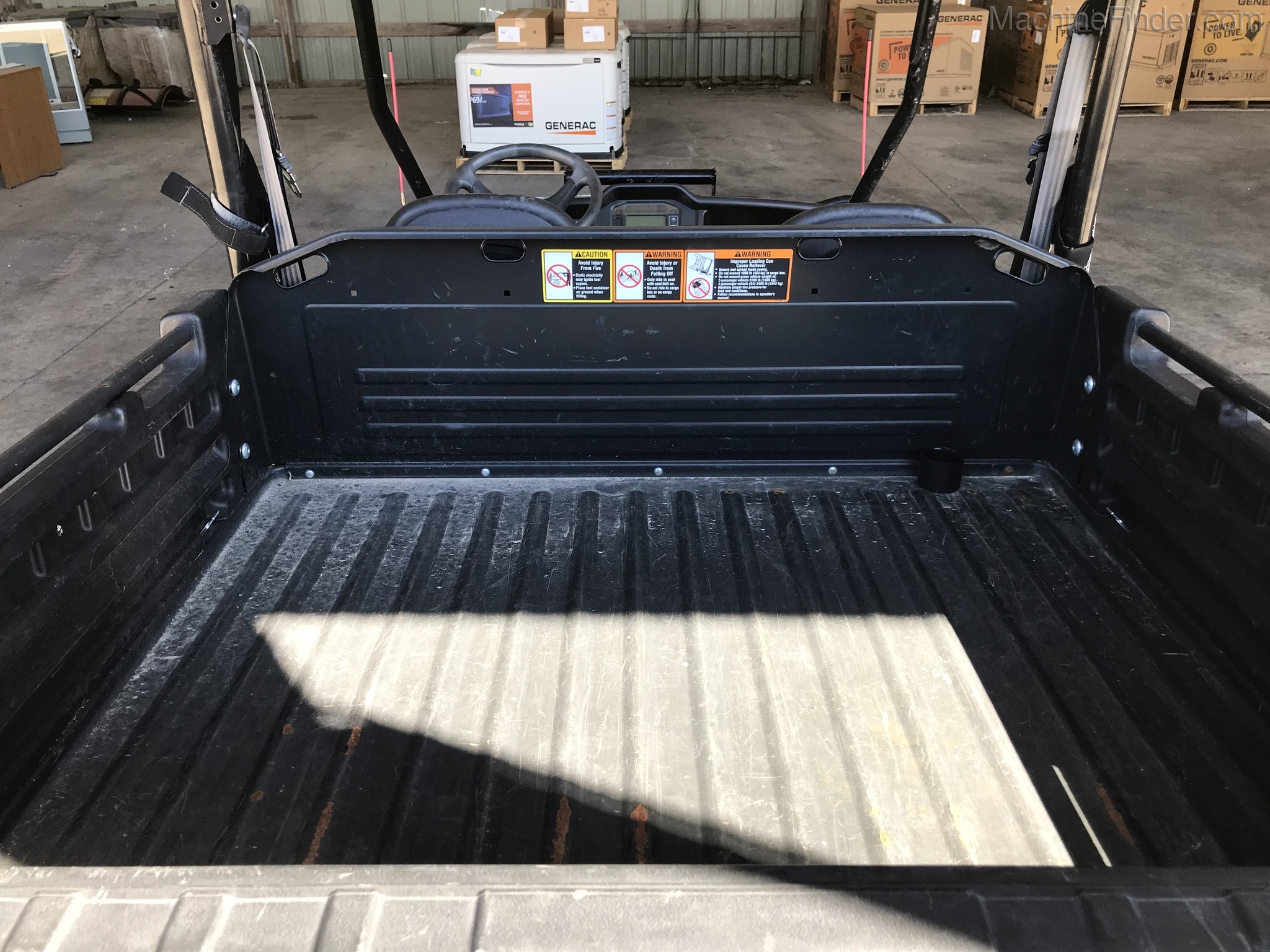 2016 John Deere 825I Image 4