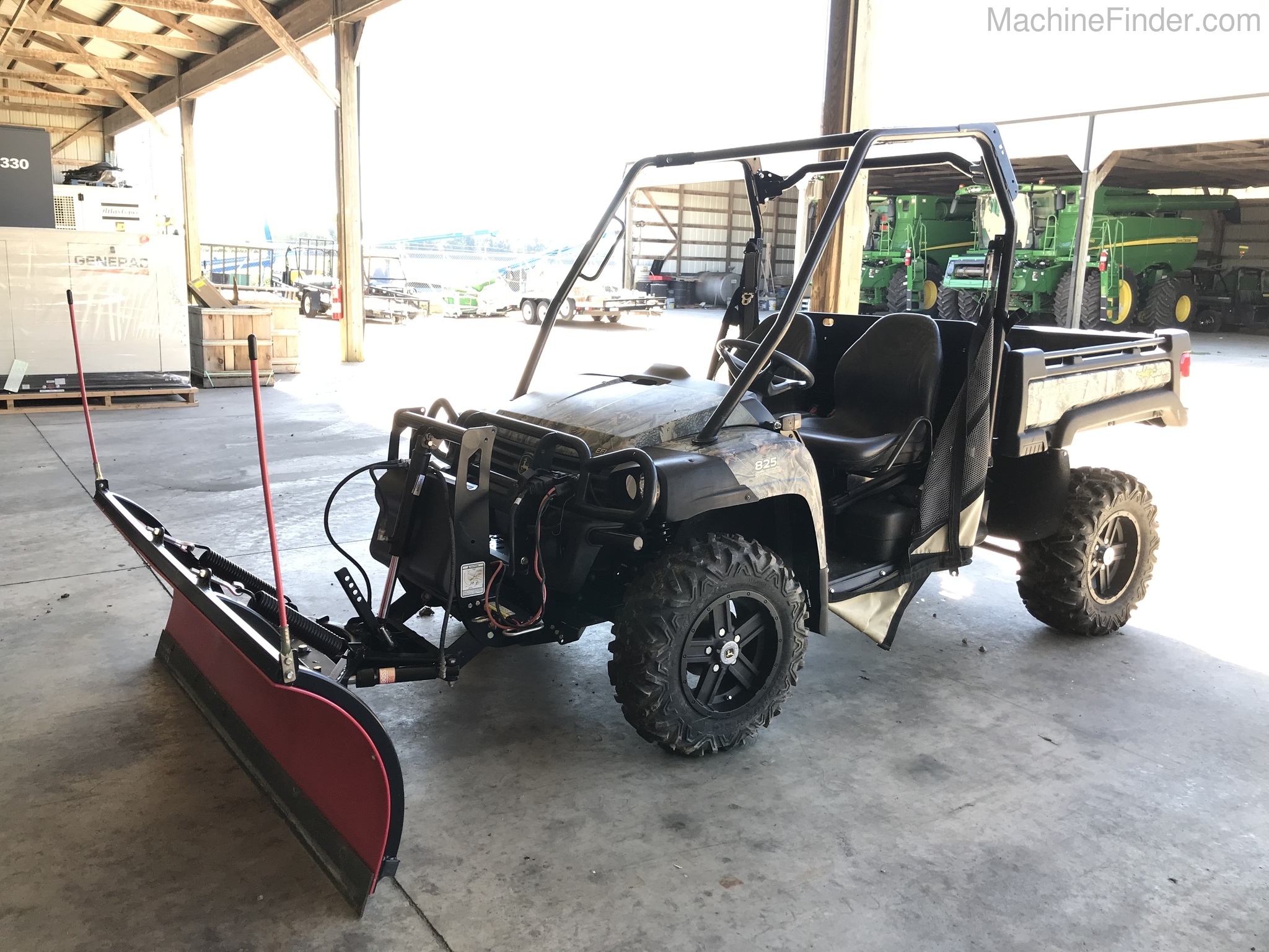 2016 John Deere 825I Image 2