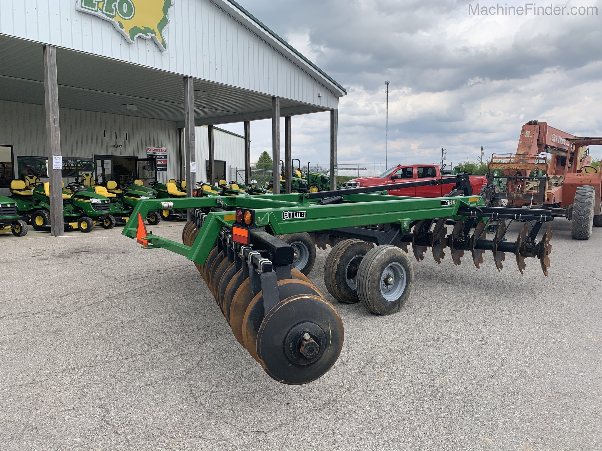 2018 Frontier DH5114 Image 1