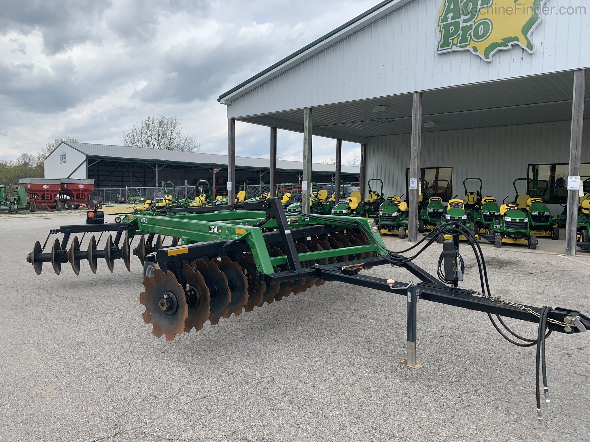 2018 Frontier DH5114 Image 2