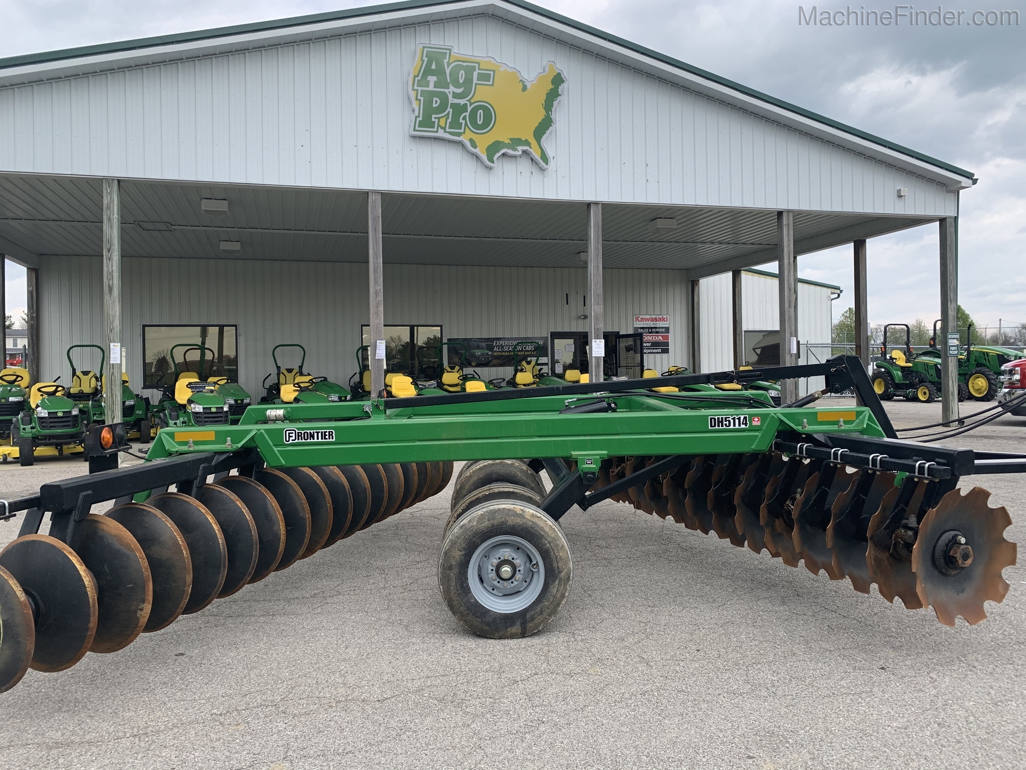 2018 Frontier DH5114 Image 4