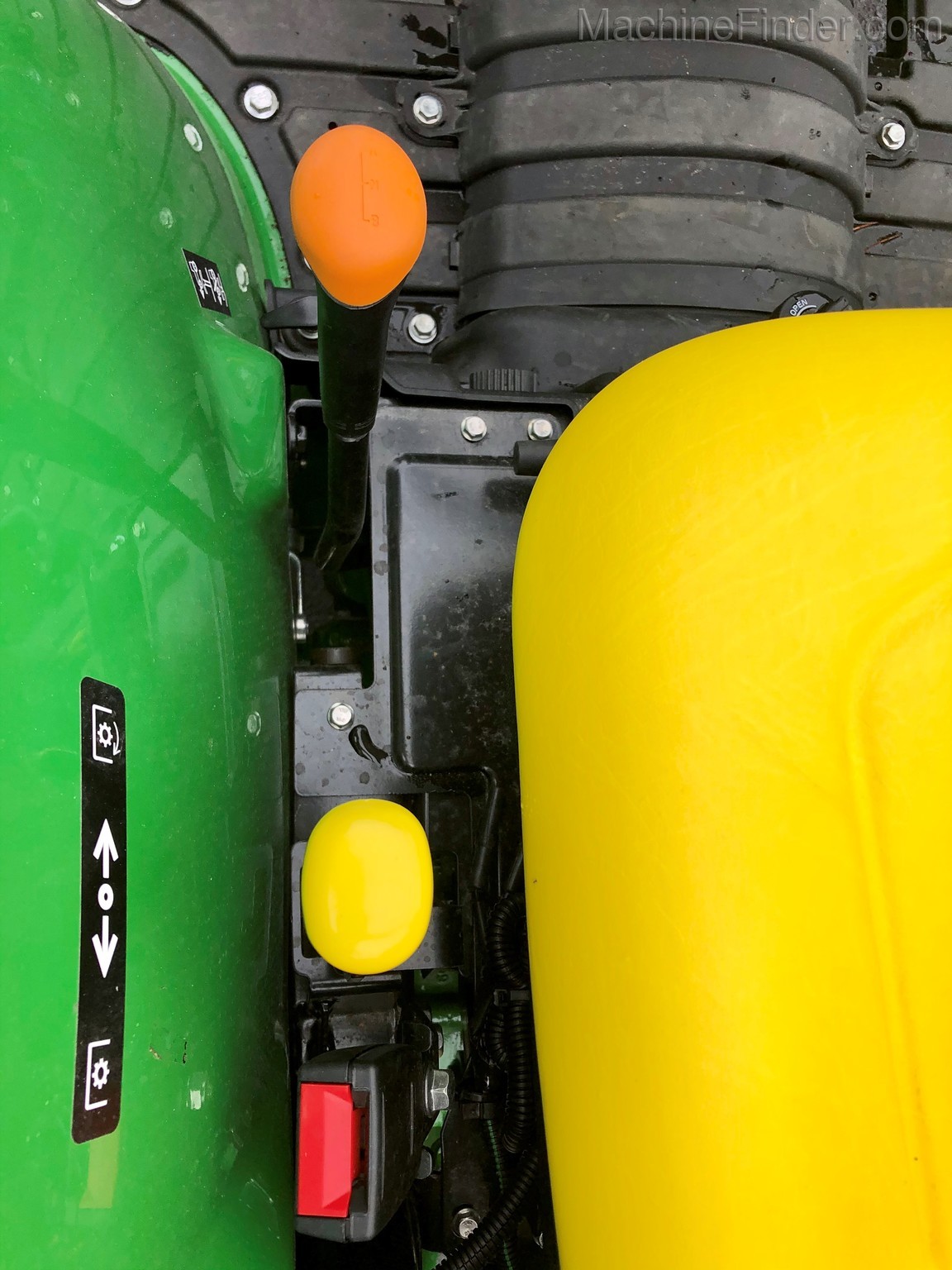 2020 John Deere 3025D Image 9