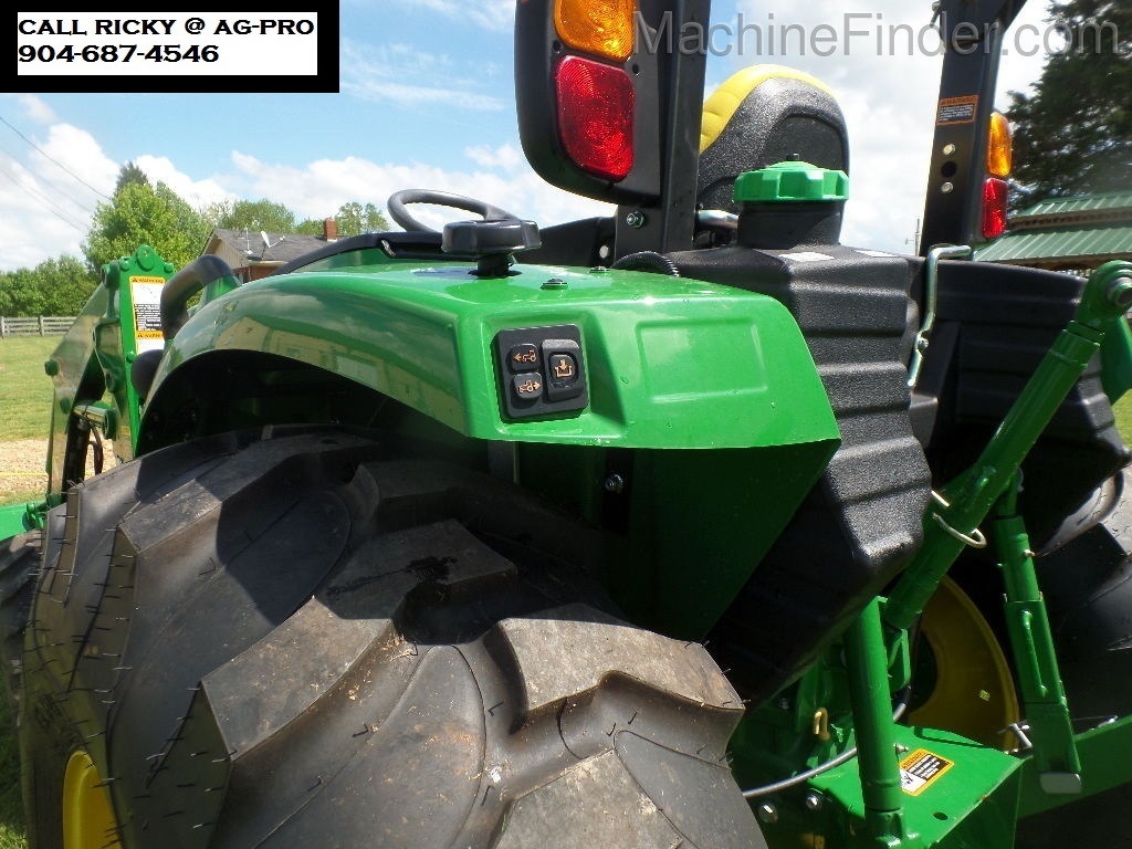 2020 John Deere 4044R Image 3