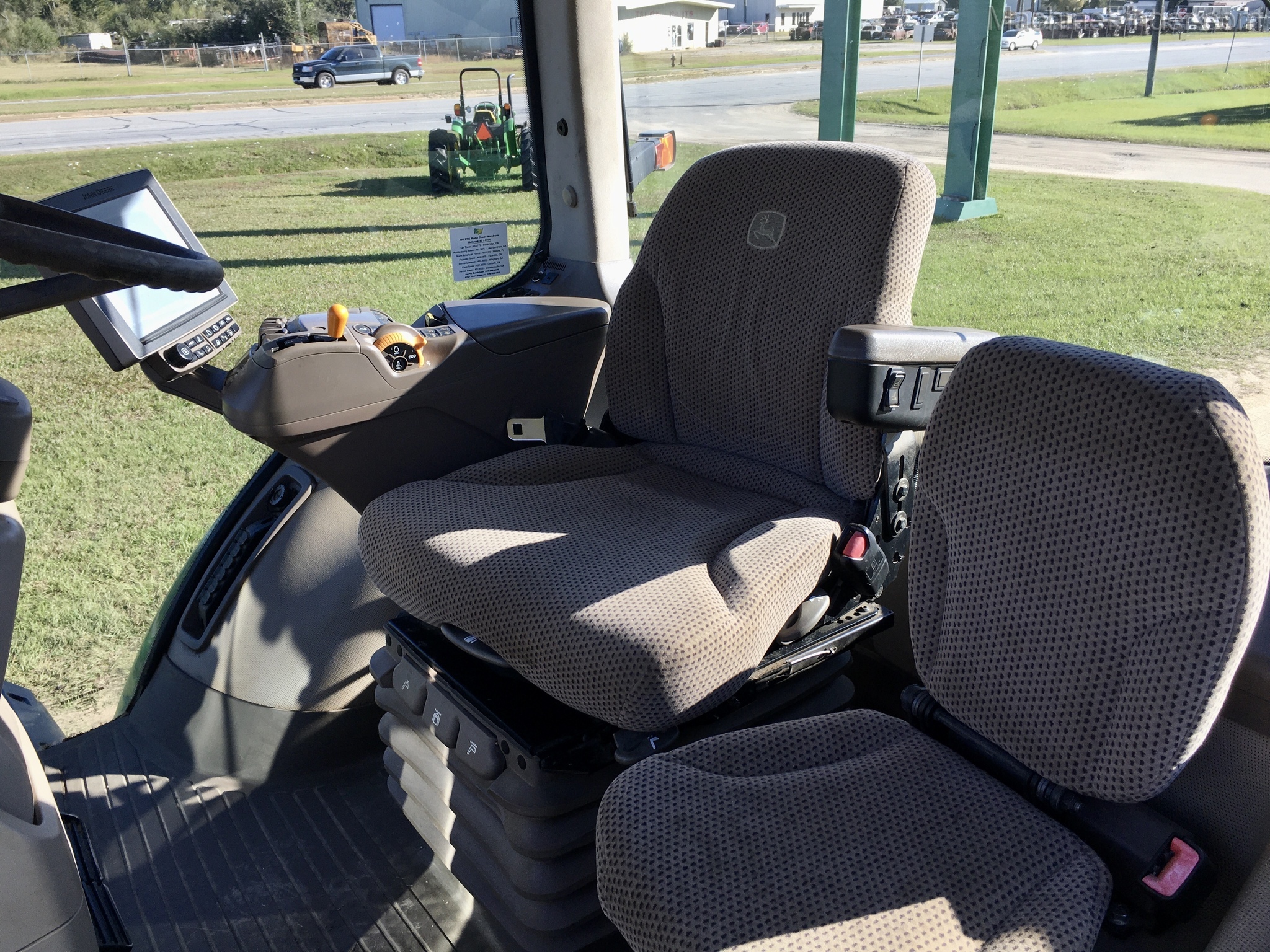 2015 John Deere 8295R Image 9