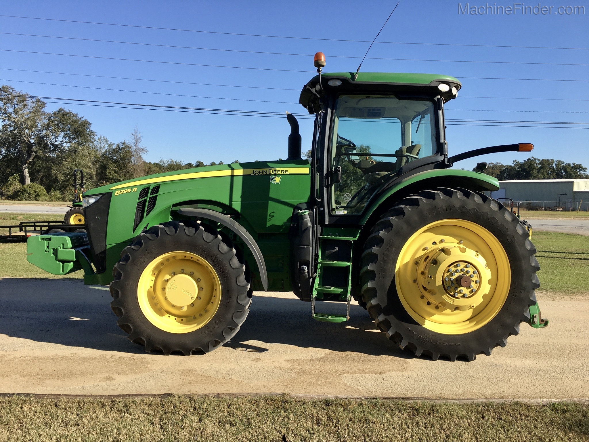 2015 John Deere 8295R Image 5