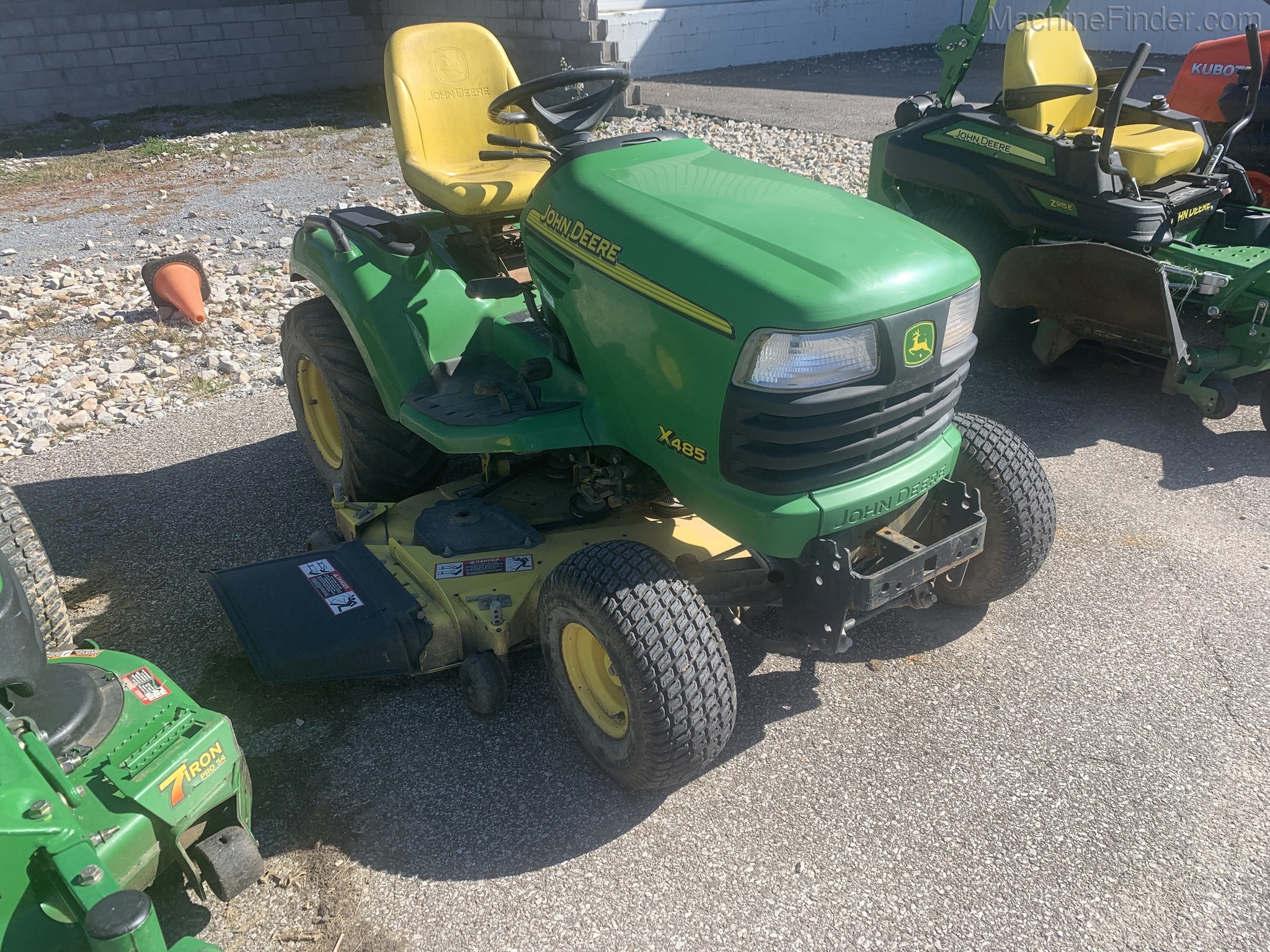 2005 John Deere X485 Image 3