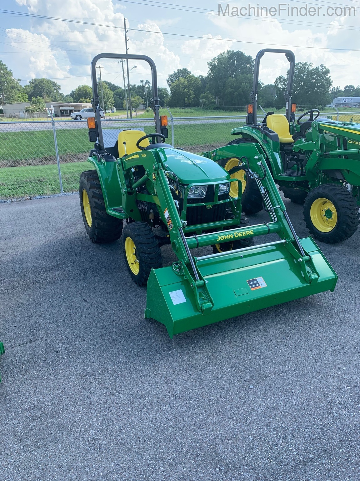 2020 John Deere 3025E Image 3