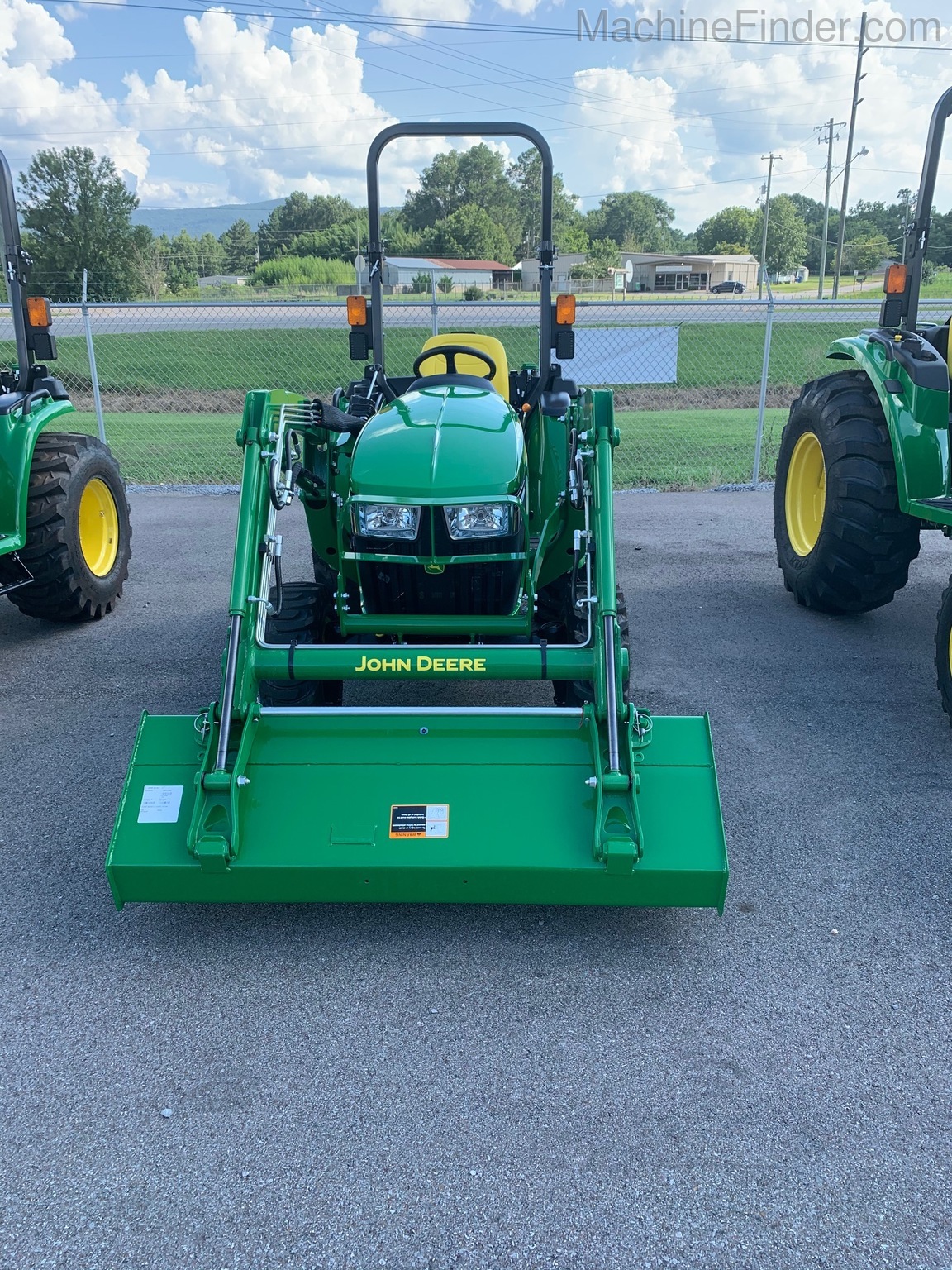 2020 John Deere 3025E Image 2