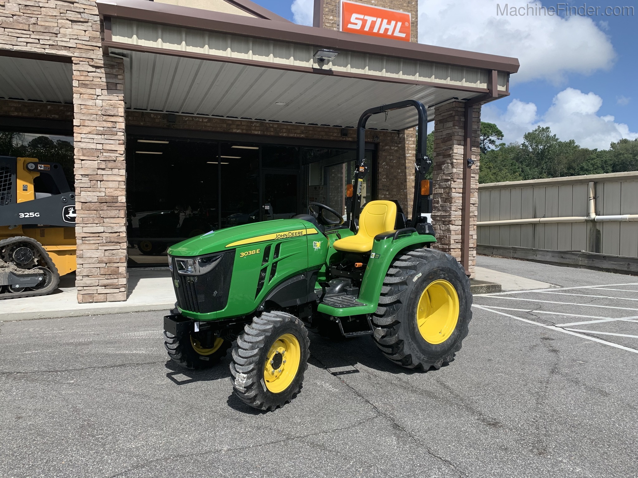 2020 John Deere 3038E Image 1