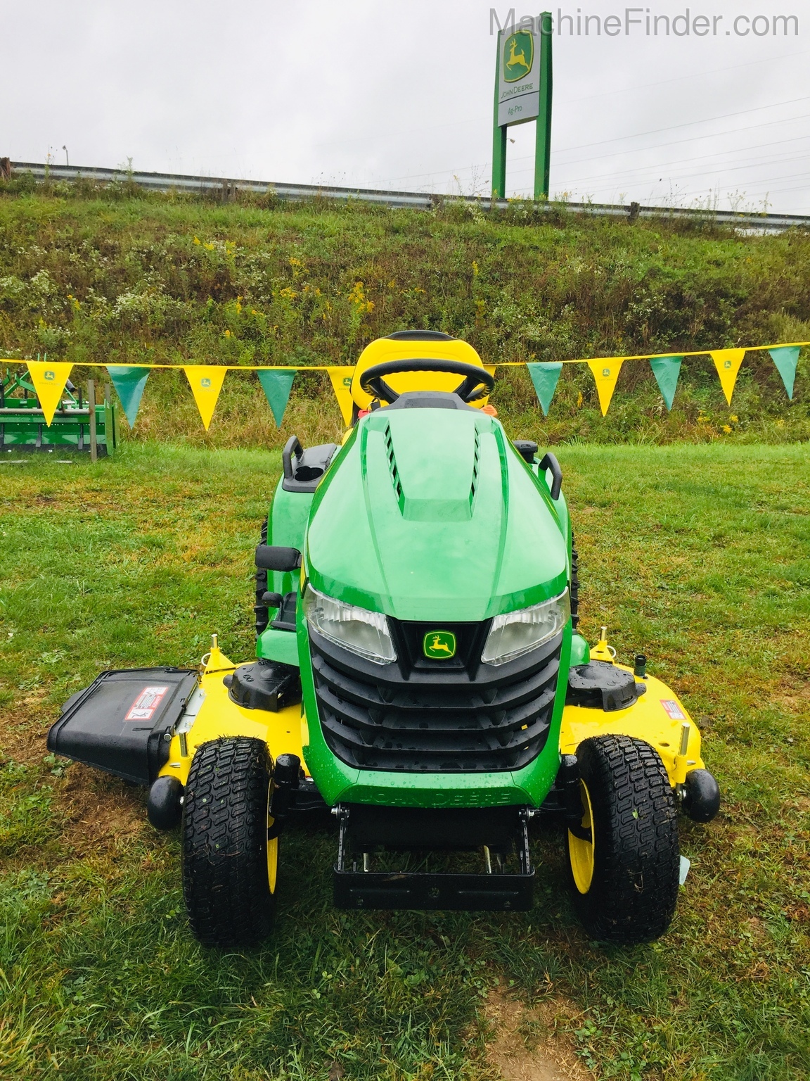 2020 John Deere X580 Image 2