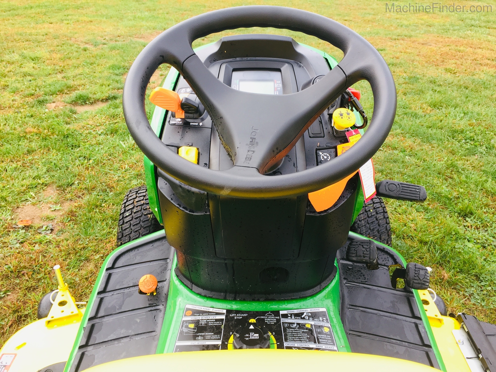 2020 John Deere X580 Image 7