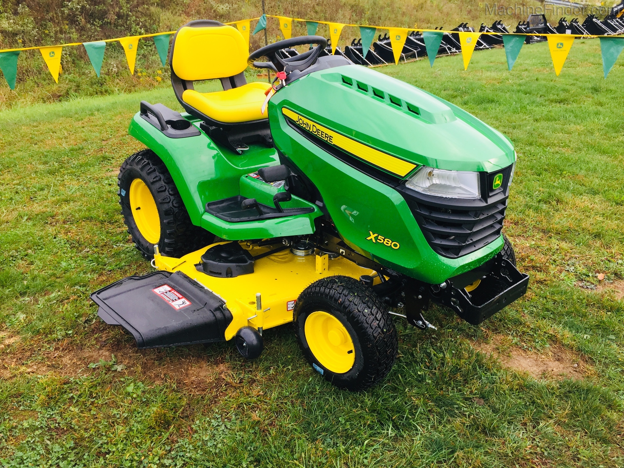 2020 John Deere X580 Image 6