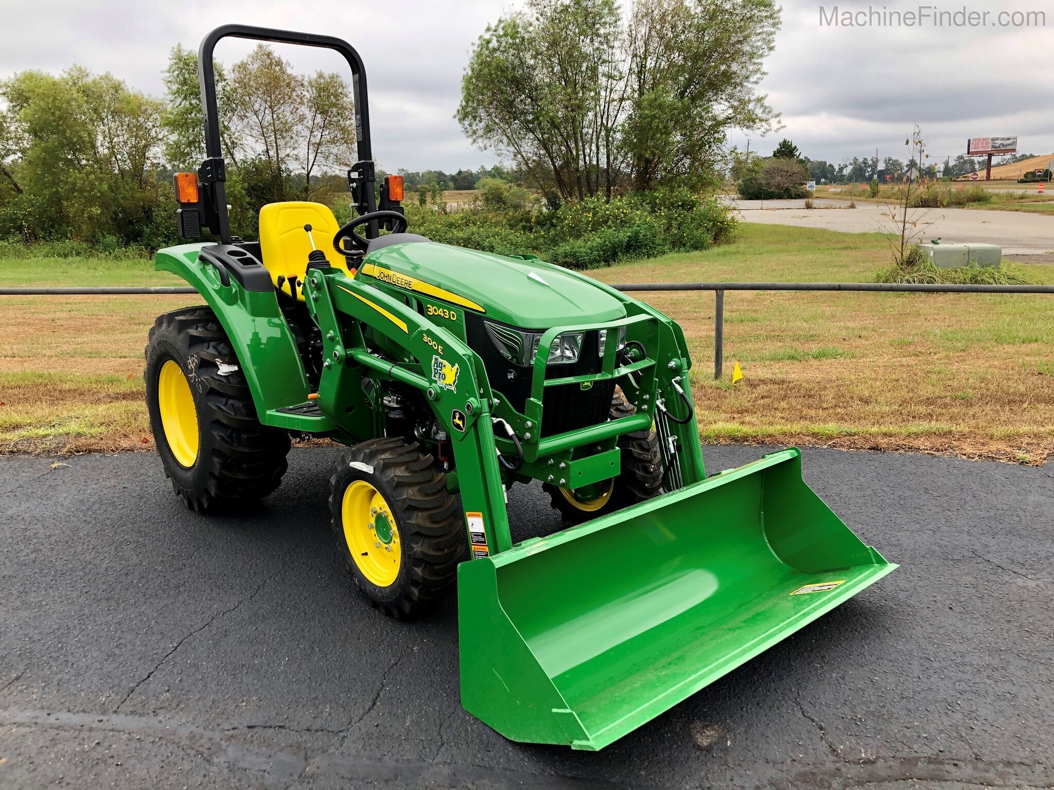 2020 John Deere 3043D Image 1