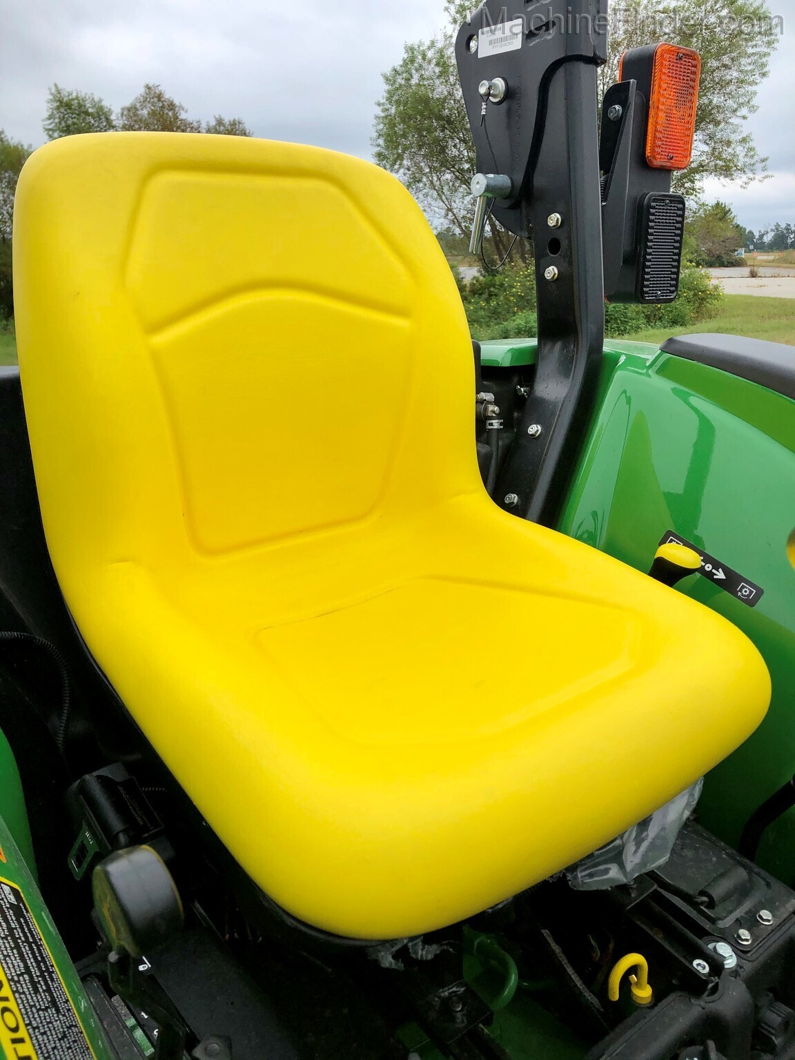 2020 John Deere 3043D Image 7