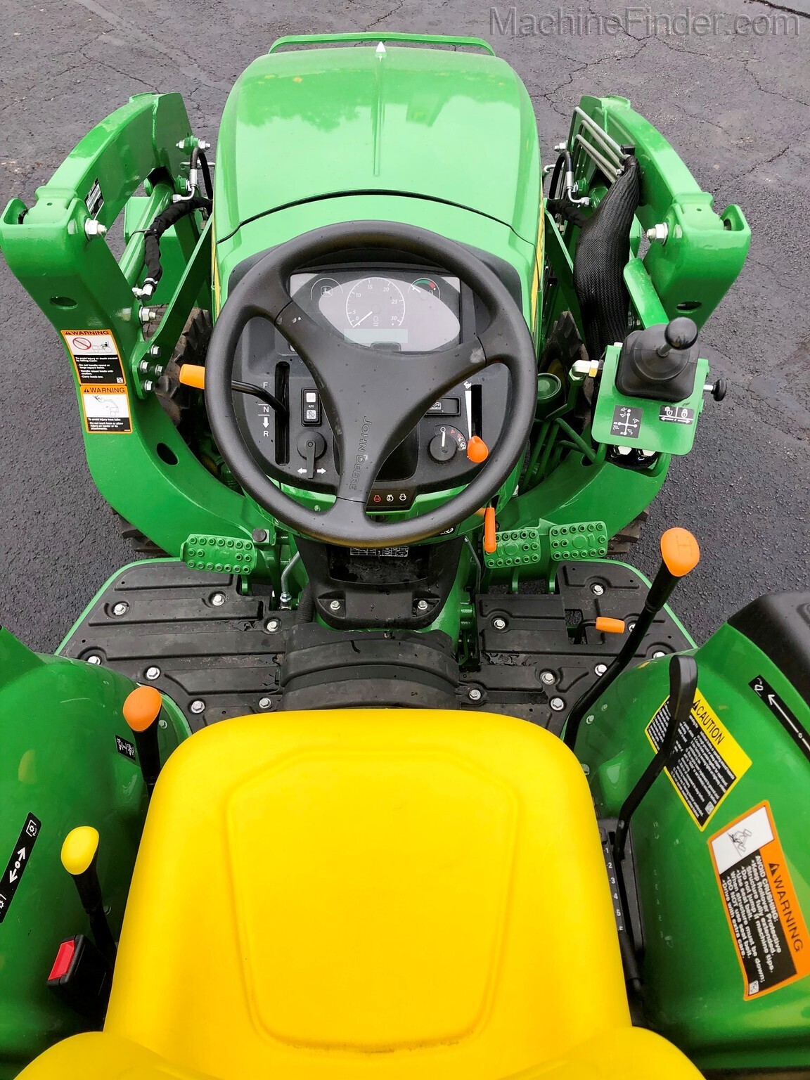 2020 John Deere 3043D Image 4