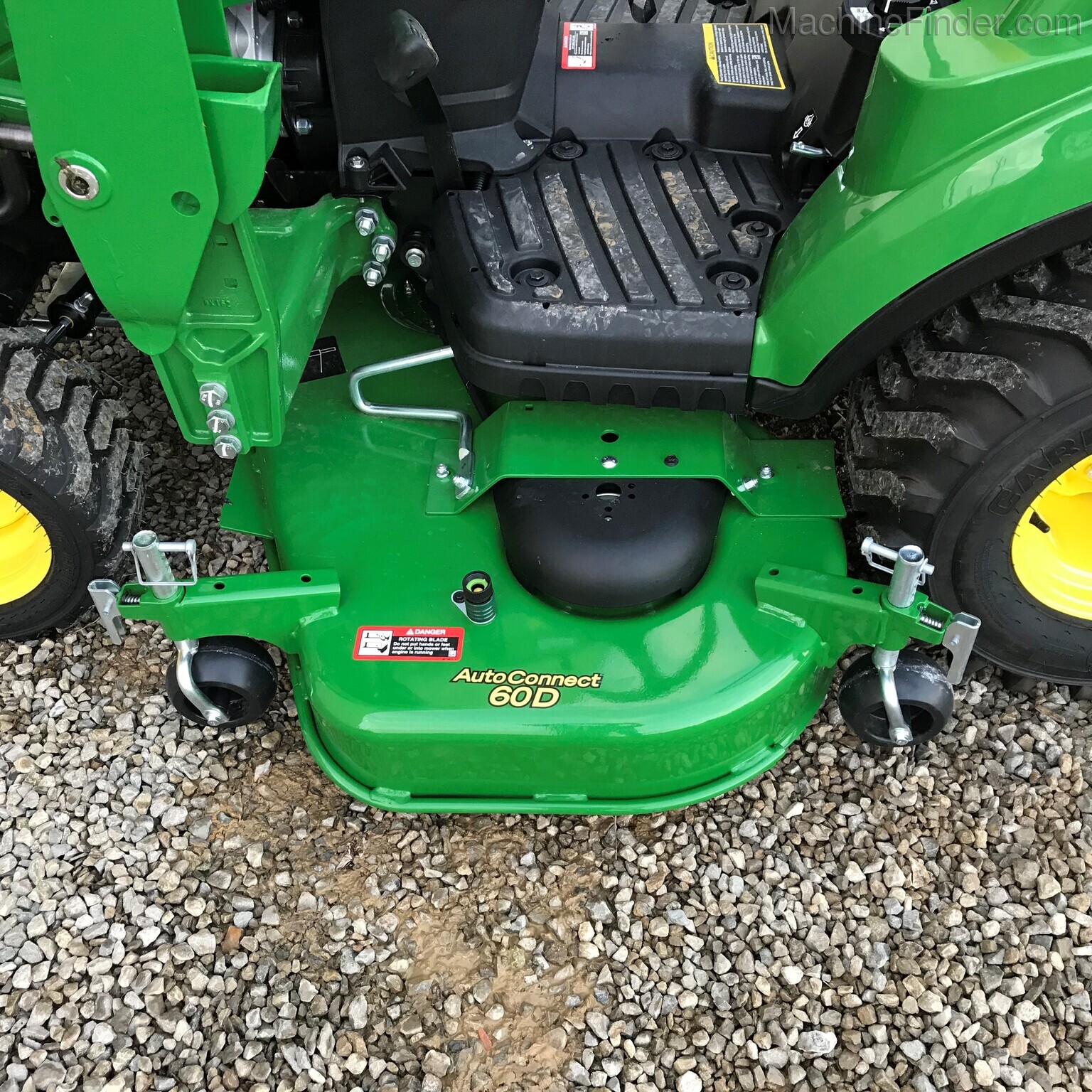 2020 John Deere 1023E Image 9