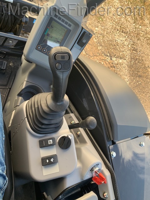 2020 John Deere 30G Image 6