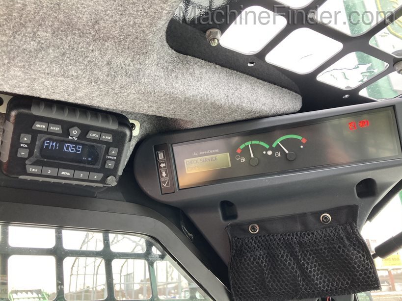 2020 John Deere 317G Image 8