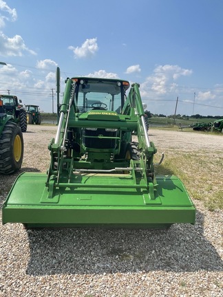 2017 John Deere 5065E Image 2