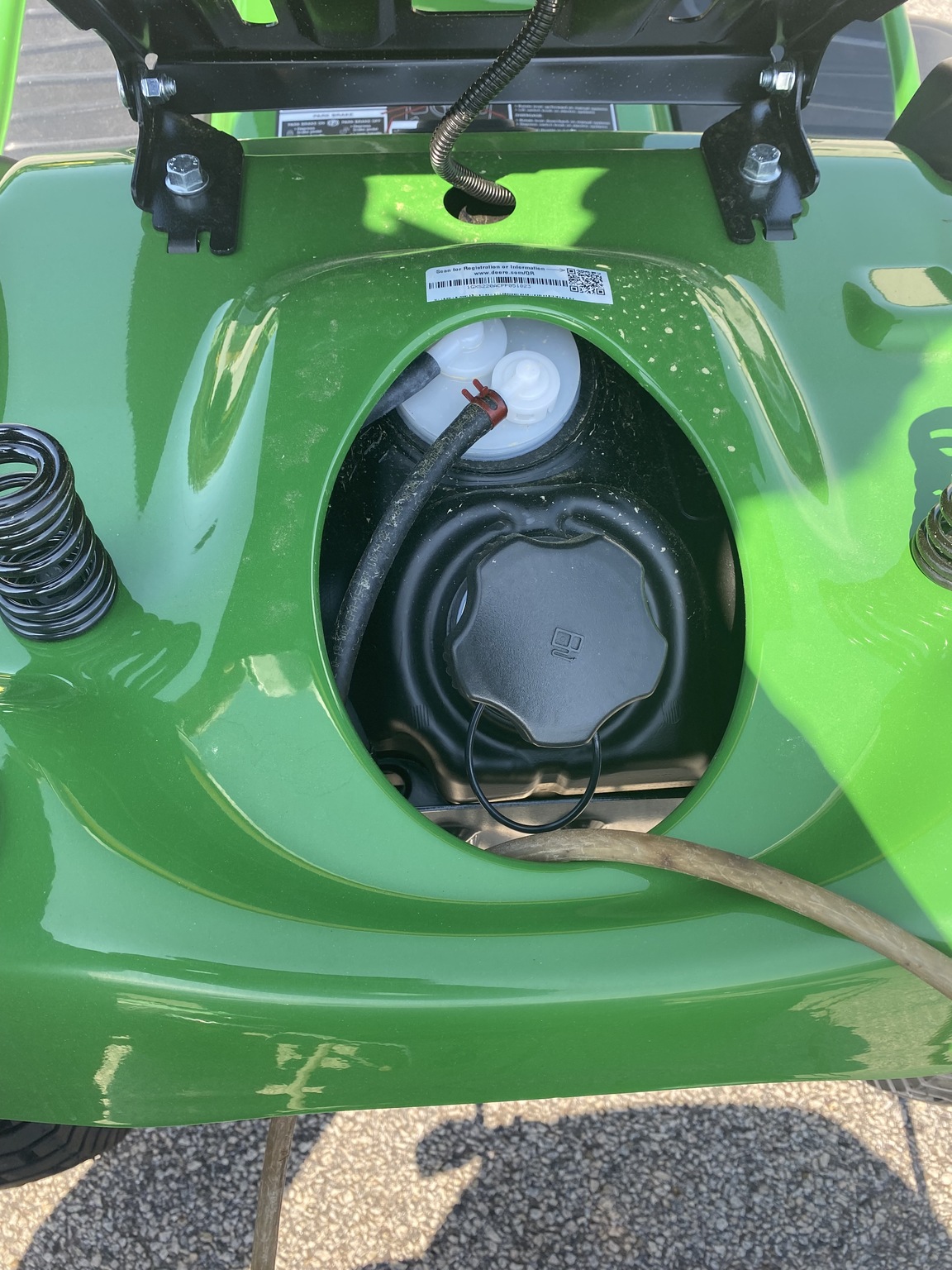 2023 John Deere X330 Image 4