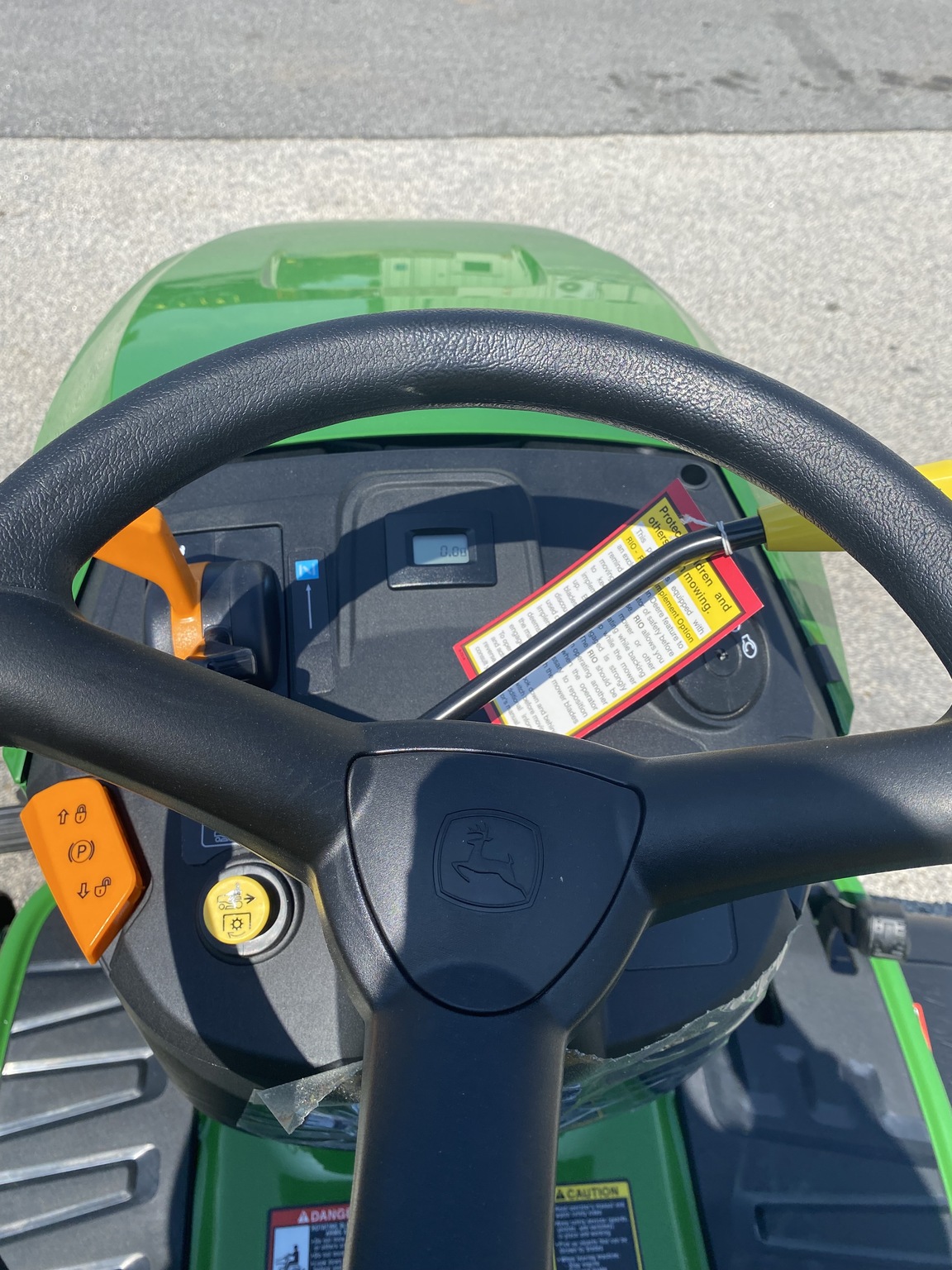 2023 John Deere X330 Image 3