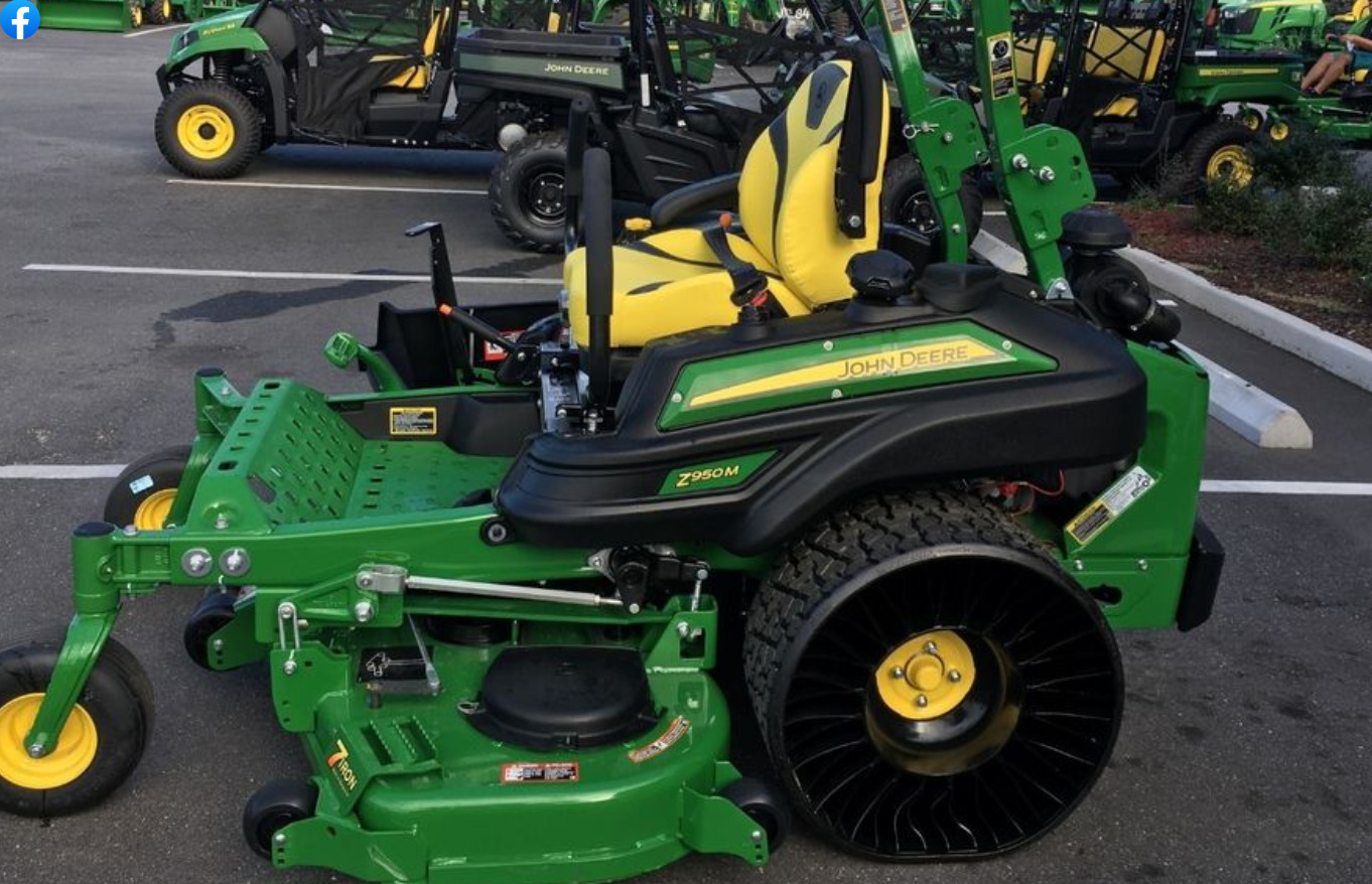 2023 John Deere Z950M Image 1