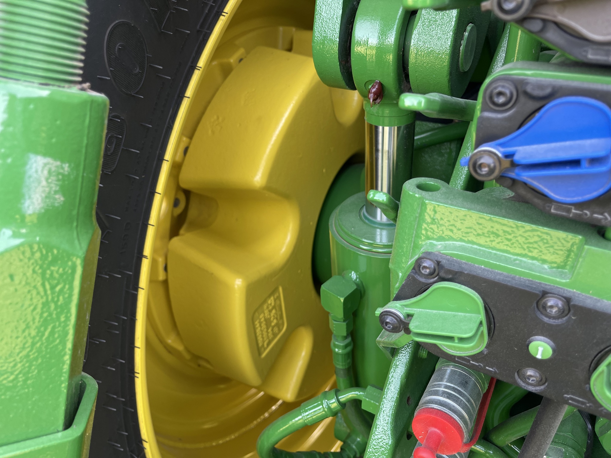  2023 John Deere 8R 370 at Heritage Tractor in Rockport, IL