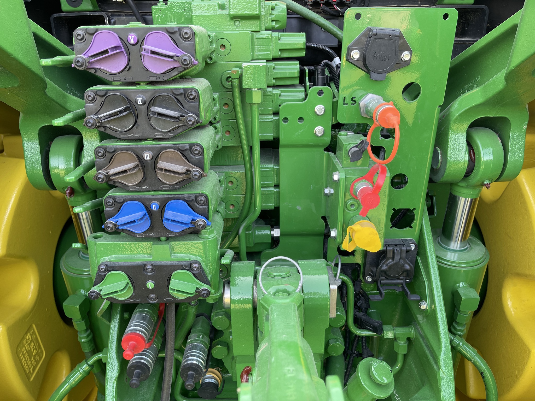  2023 John Deere 8R 370 at Heritage Tractor in Rockport, IL