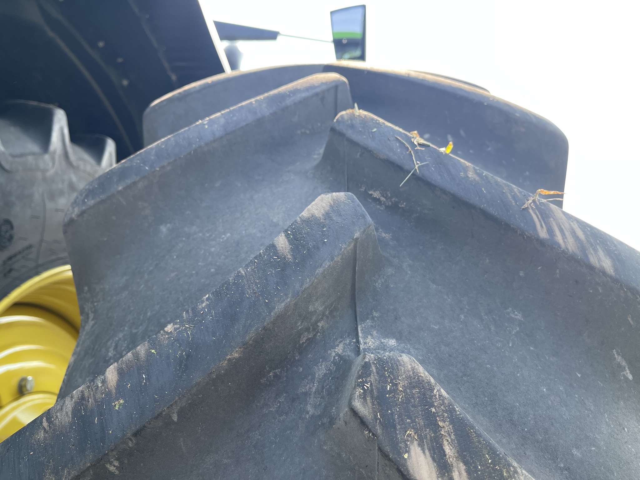  2023 John Deere 8R 370 at Heritage Tractor in Rockport, IL