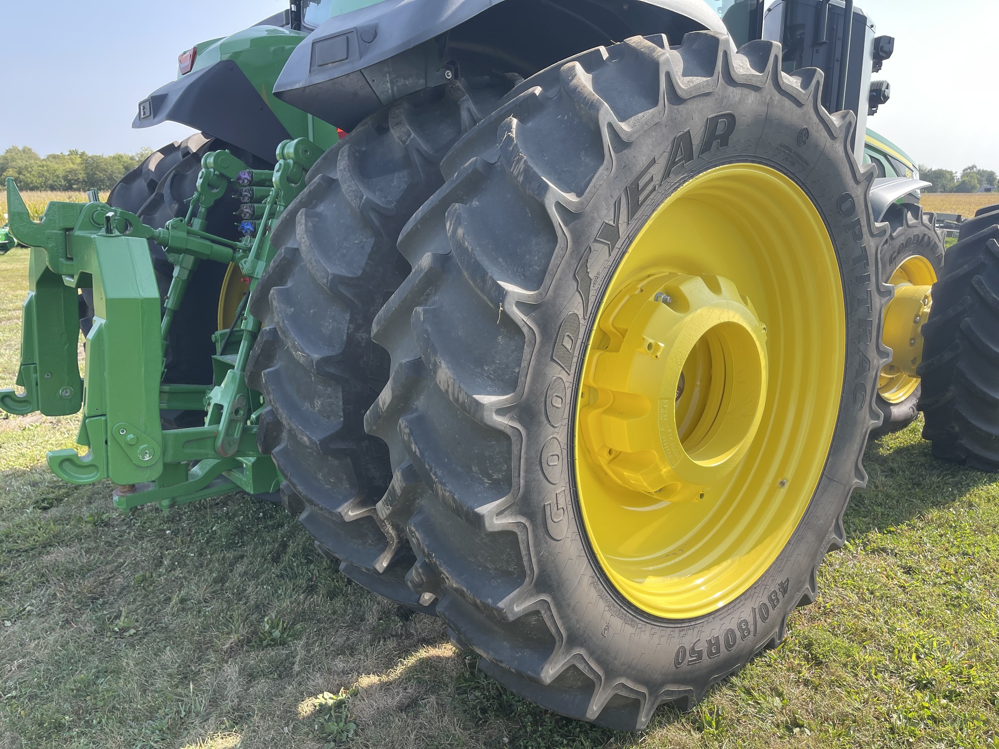  2023 John Deere 8R 370 at Heritage Tractor in Rockport, IL