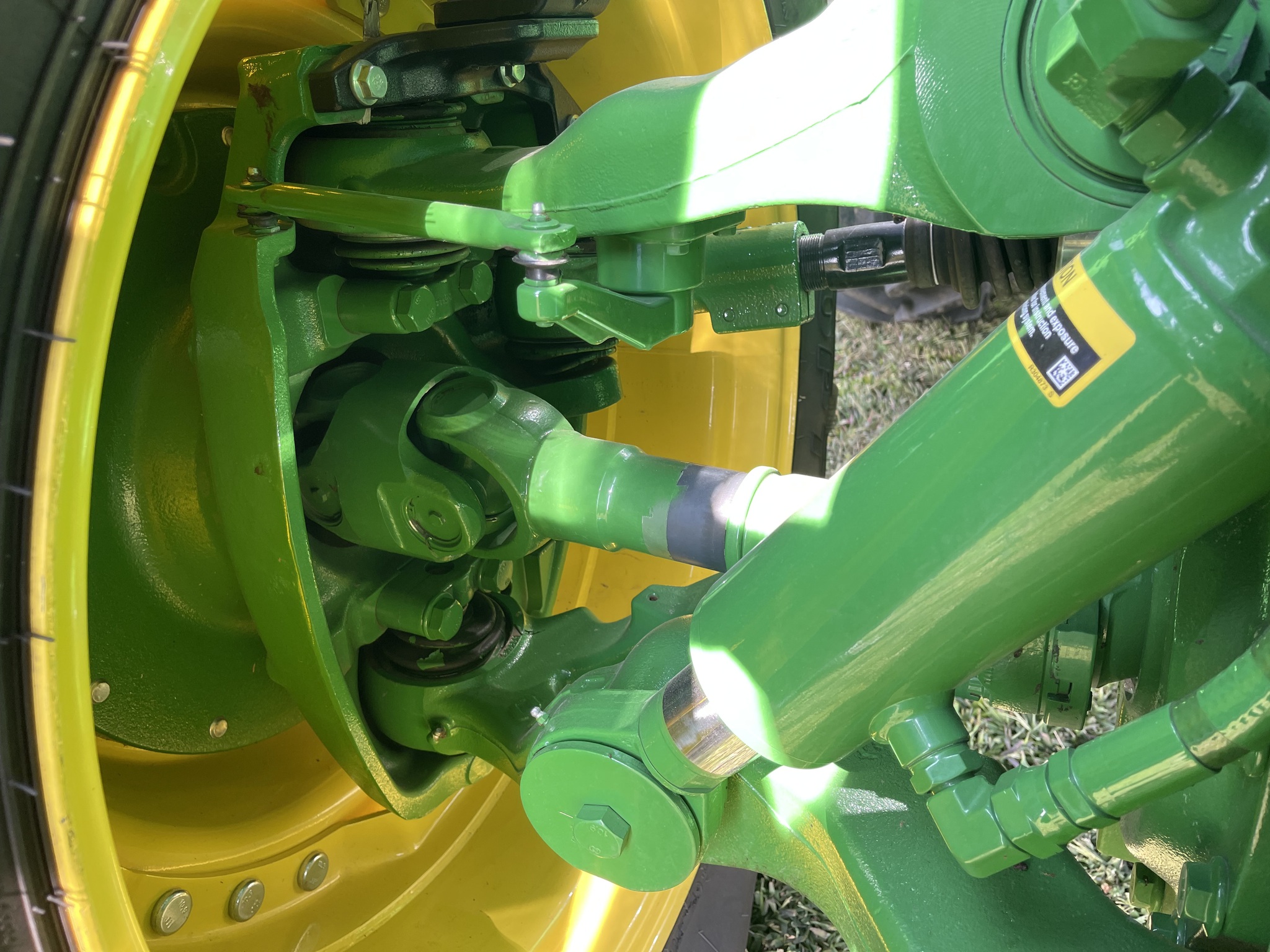 2023 John Deere 8R 370 at Heritage Tractor in Rockport, IL