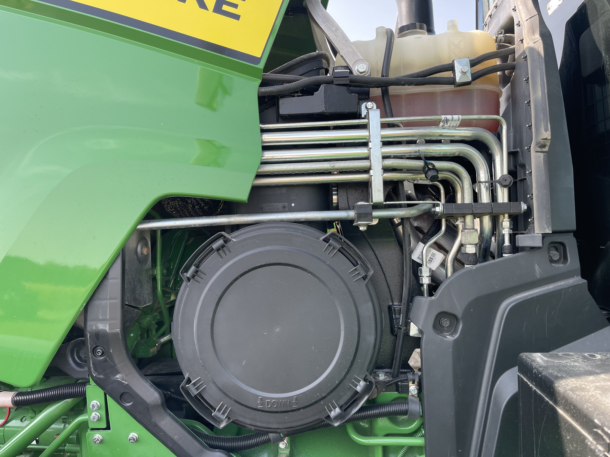  2023 John Deere 8R 370 at Heritage Tractor in Rockport, IL